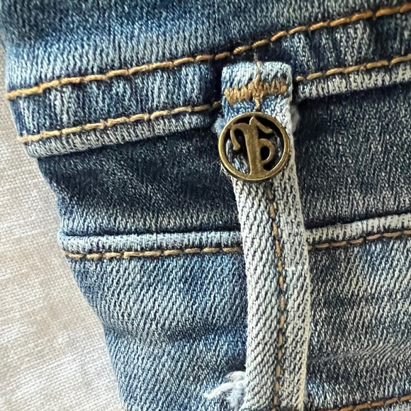 Driftwood Embroidered Jeans, Audrey Classic Fit Size 30 - Picture 9 of 13